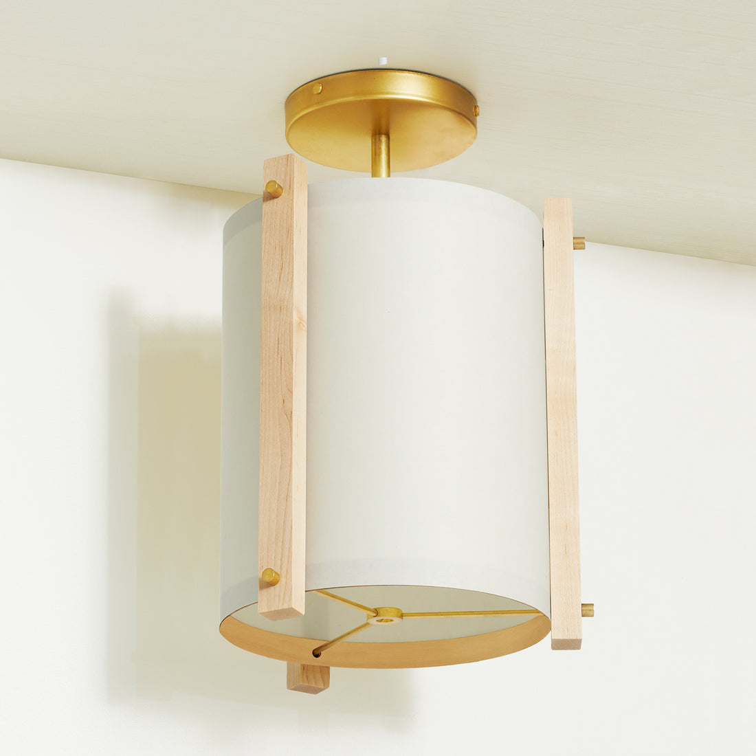 Maple White Ceiling Lamp Front